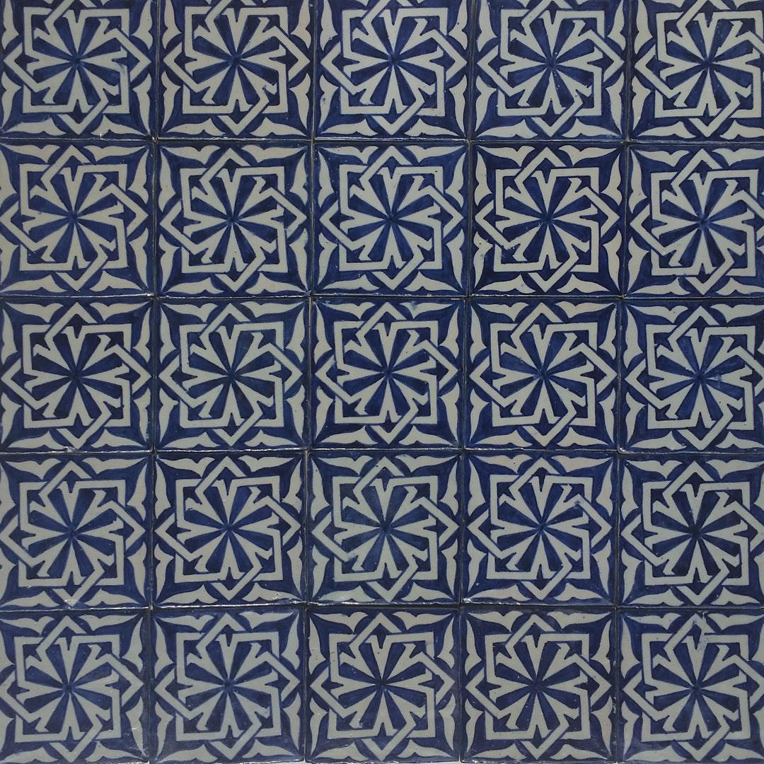 Handbemalte Fliese – Andalusischer Stil