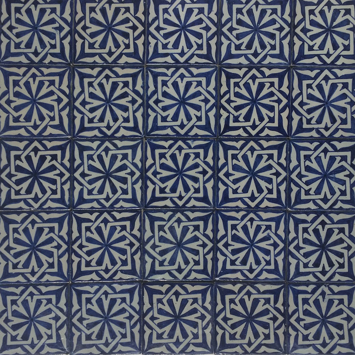 Handbemalte Fliese – Andalusischer Stil